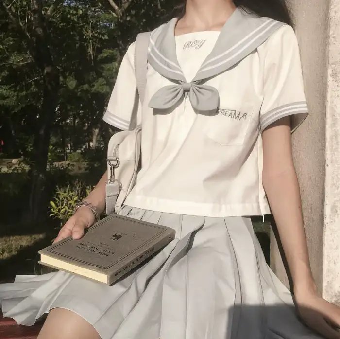 眼里余光都是你 海报